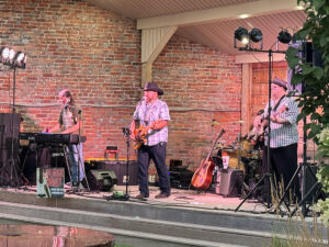 Matt Poss Band Delights Crowd in Casey’s Central Park