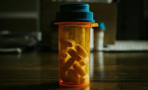 Trump orders drug stockpile, increased manufacturing