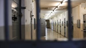 Illinois prisons to publish annual data on contraband, safety and overdoses Illinois prisons to publish annual data on contraband, safety and overdoses