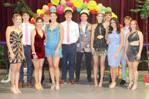 Senior Homecoming Attendents
