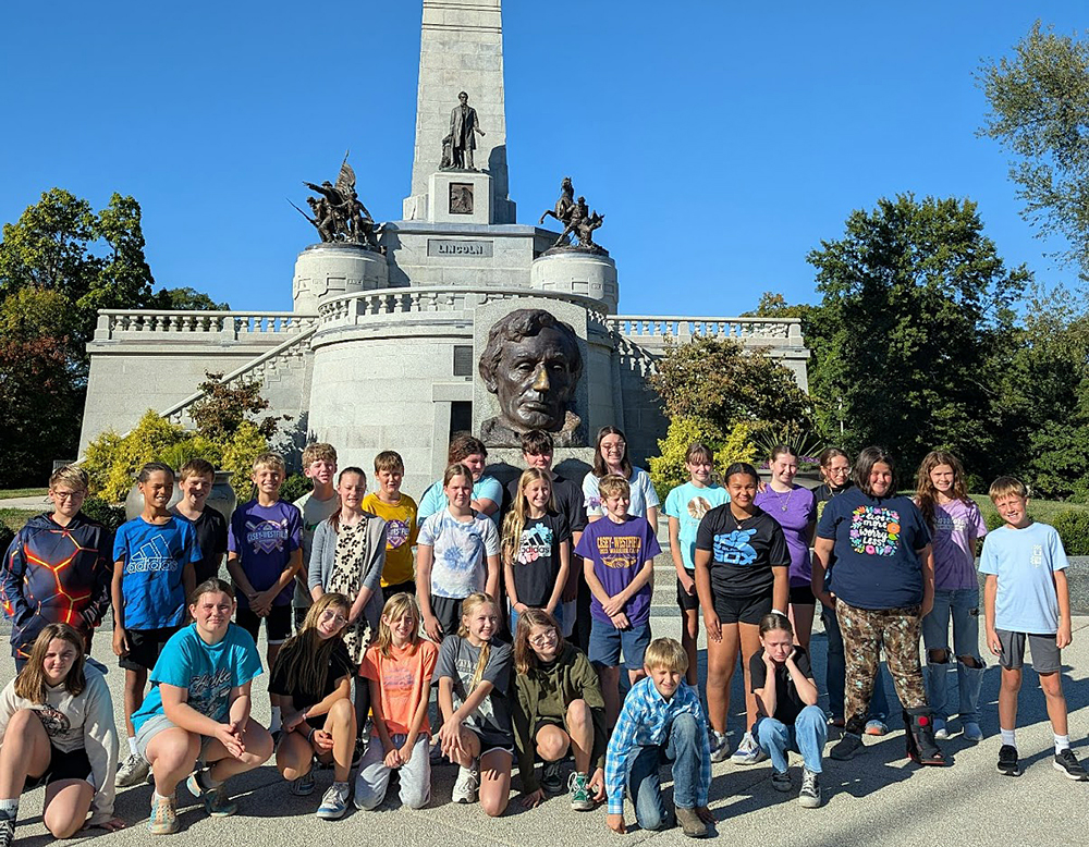 sixth-grade students visited Springfield.1 sixth-grade students visited Springfield.1