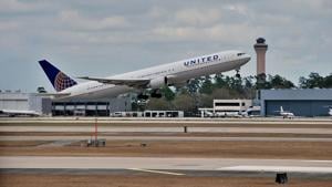 Trump demands air traffic controllers return to work