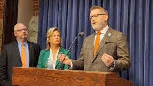 Illinois lawmaker calls FDA hormone therapy reversal ‘overdue’