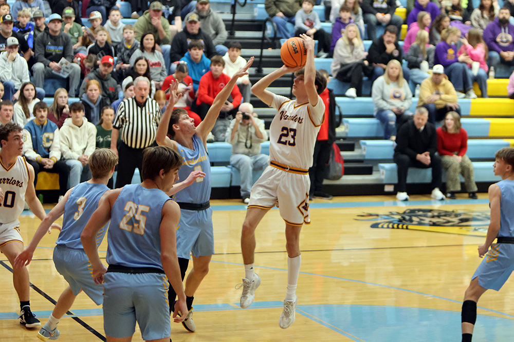 HSBBB-LeightonJonesDrivesTheLane