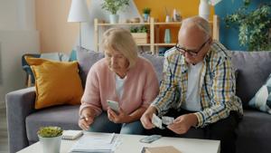 U.S. lawmakers discuss Social Security, have no plan to prevent insolvency