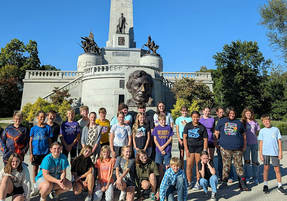 sixth-grade students visited Springfield.1